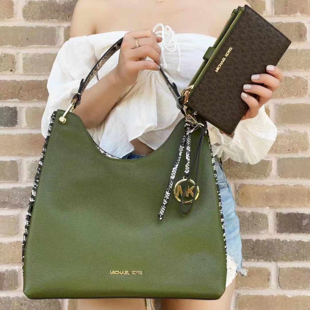 Bundle💕NWT Michael Kors Shoulder Bag & Wristlet - Picture 1 of 8
